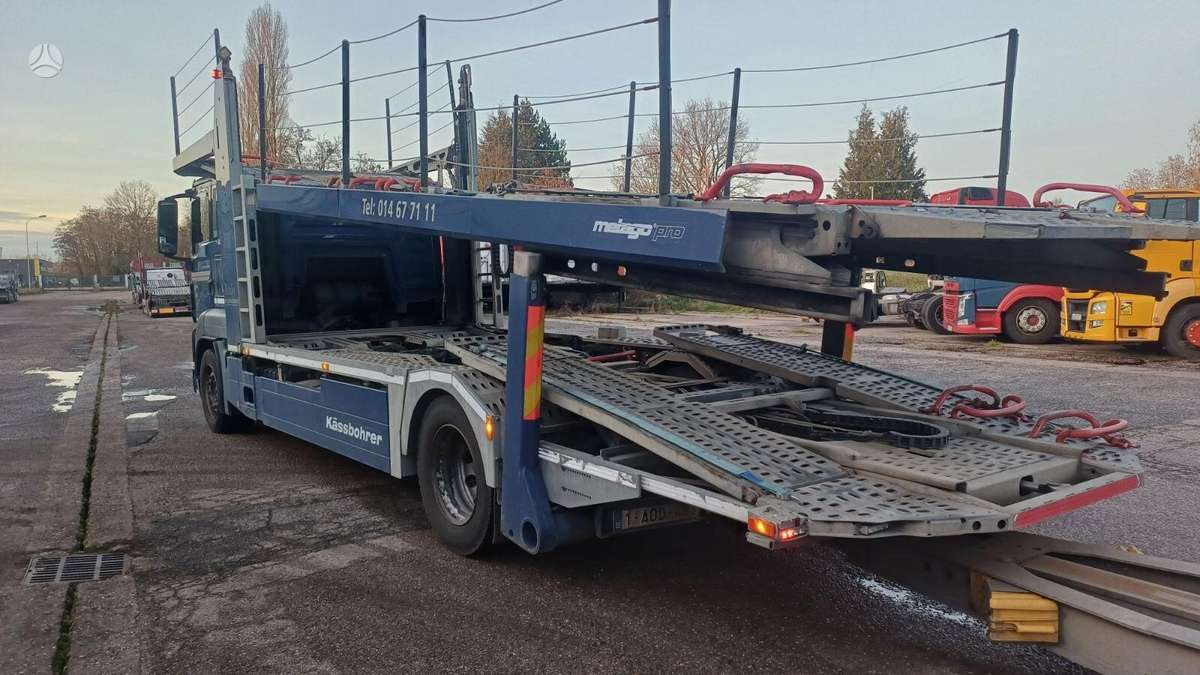 MAN + Kassbohrer 2016, auto transporters