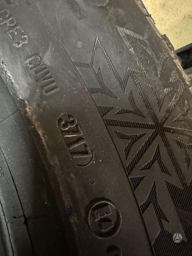 Continental, žieminės 215/65 R17