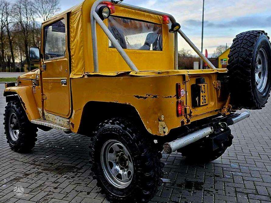 Toyota Land Cruiser - 5