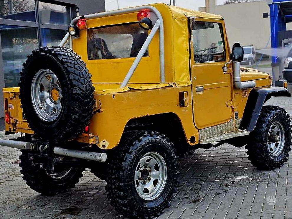 Toyota Land Cruiser - 7