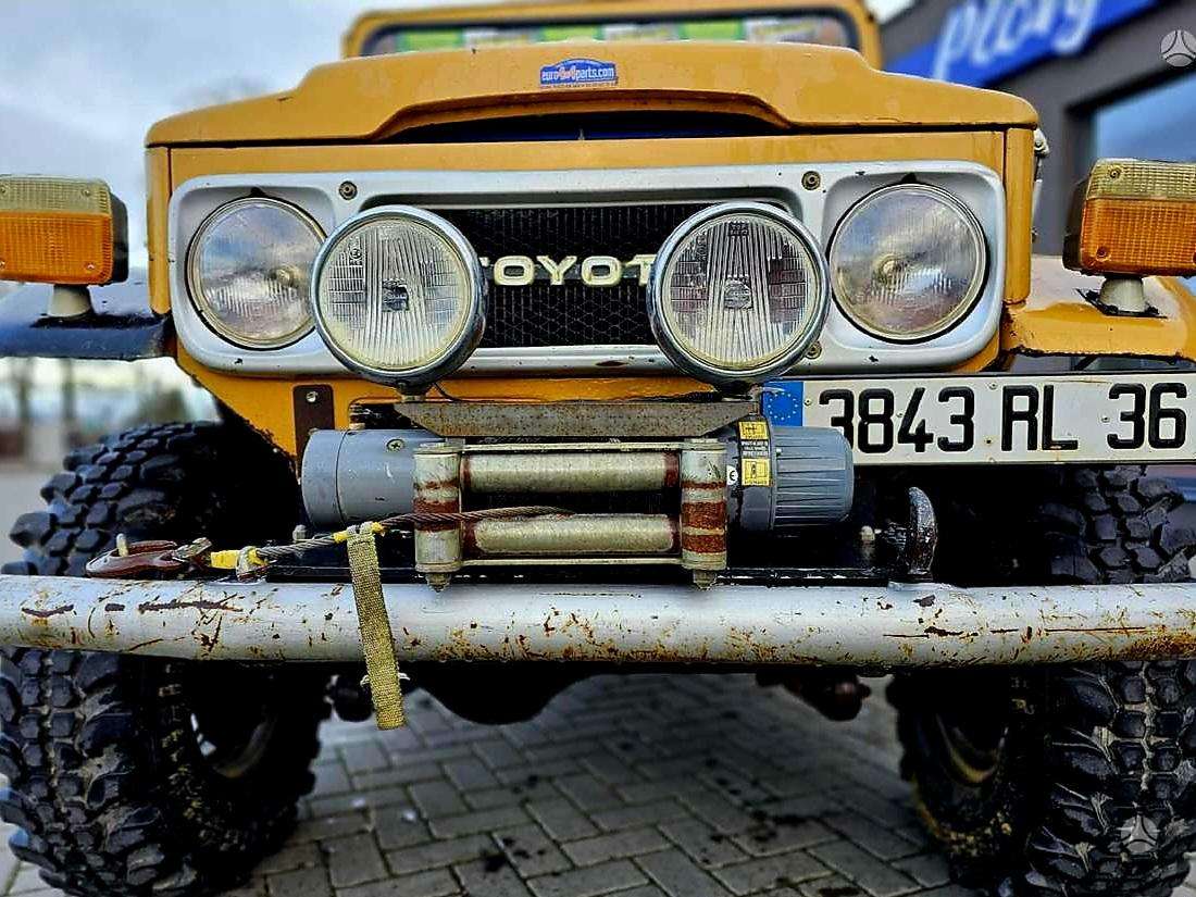 Toyota Land Cruiser - 10