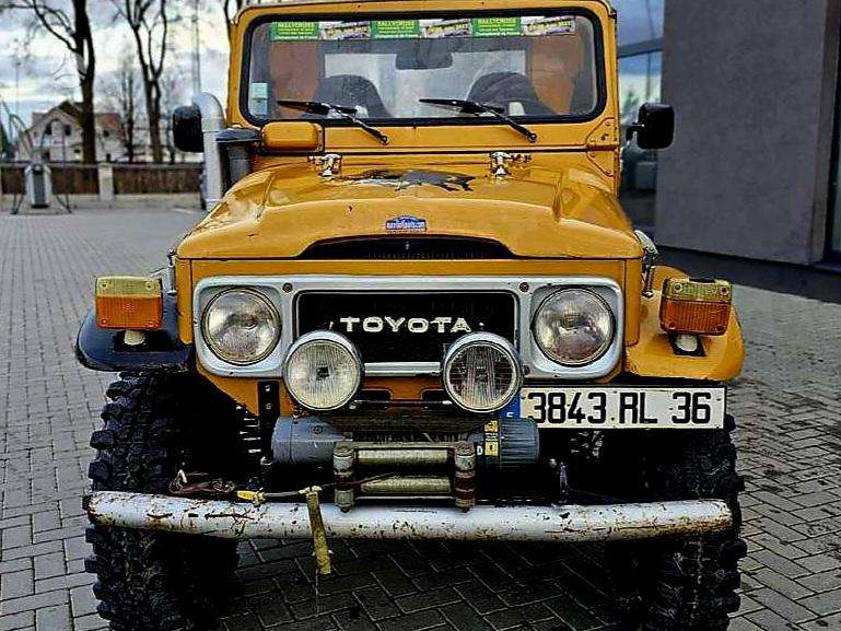 Toyota Land Cruiser - 2