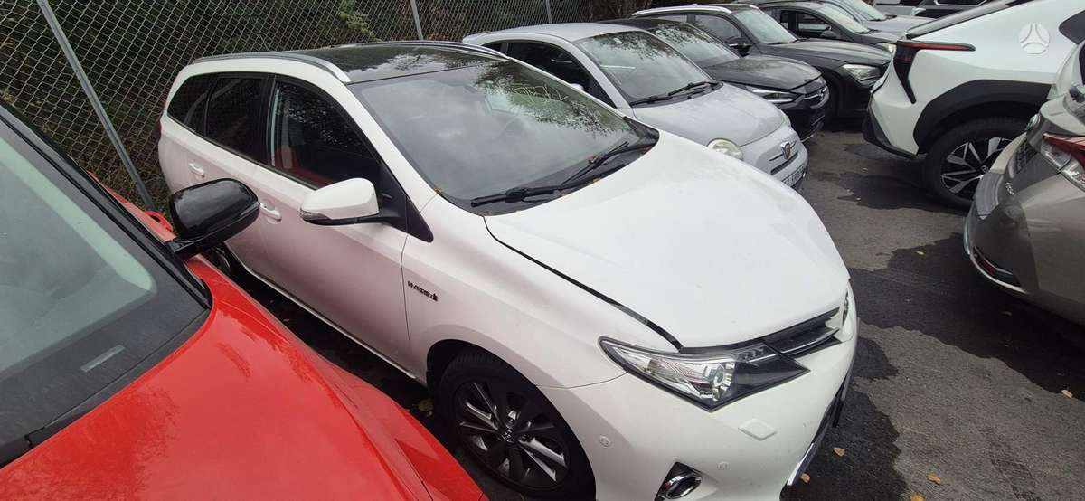 Toyota Auris dalimis