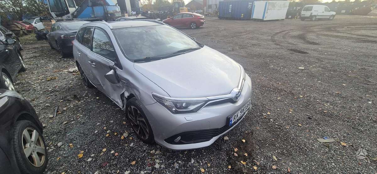 Toyota Auris for parts