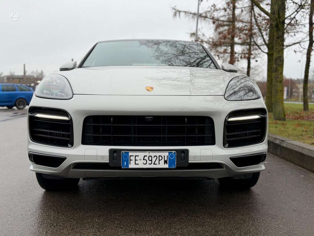 Porsche Cayenne Coupe - 3
