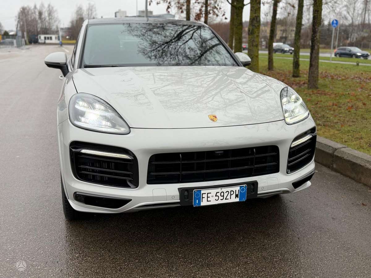Porsche Cayenne Coupe - 7