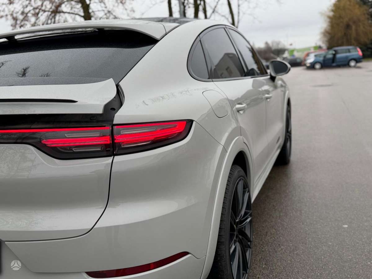Porsche Cayenne Coupe - 8