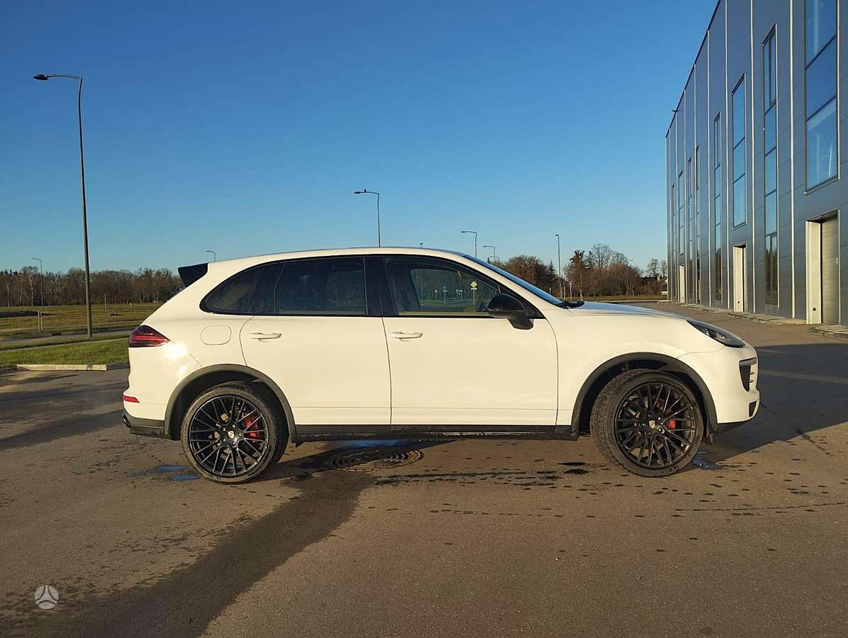 Porsche Cayenne - 7