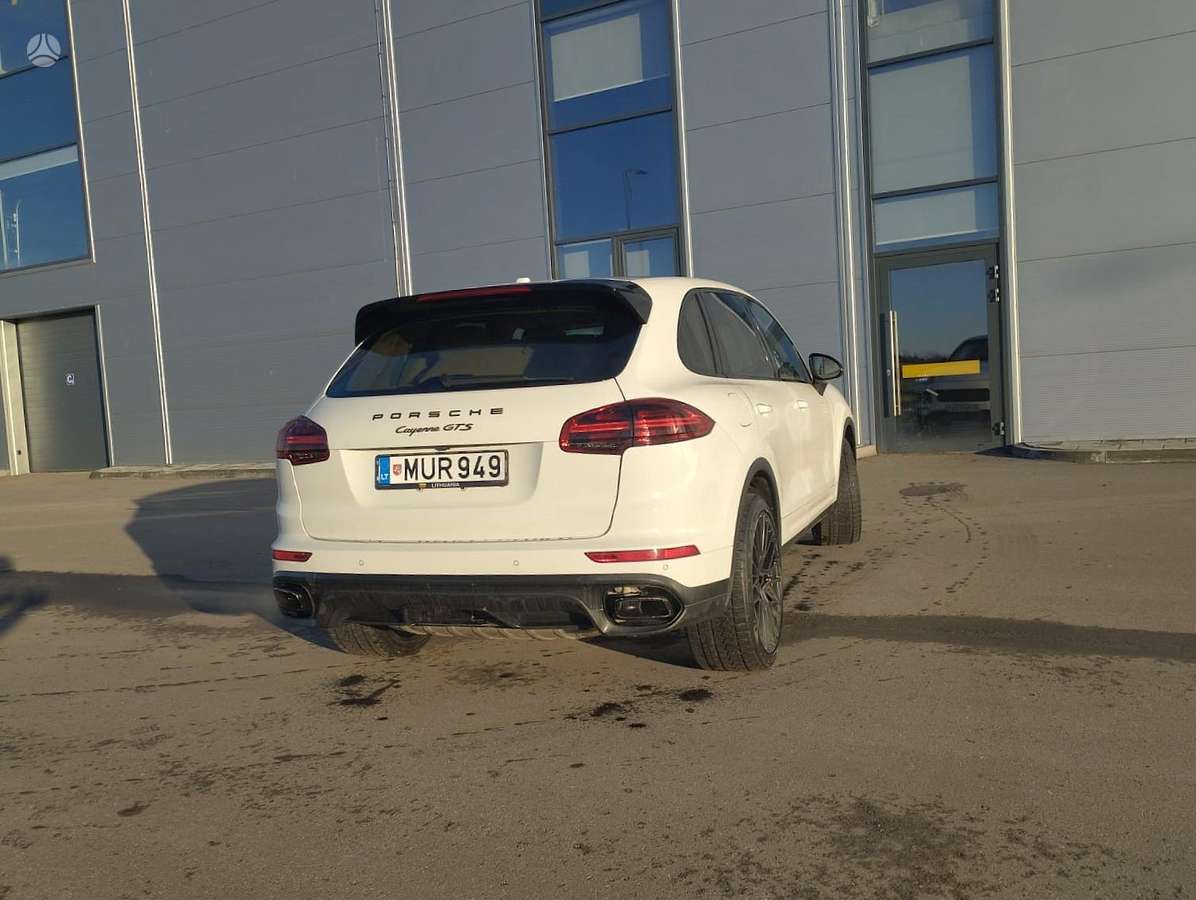 Porsche Cayenne - 8