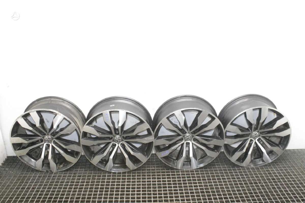 Volkswagen Tiguan, light alloy, R20