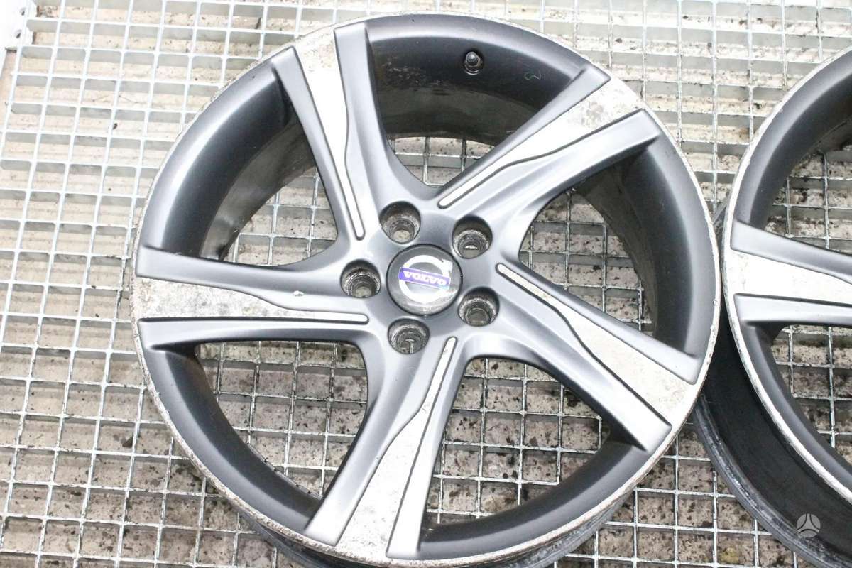 Volvo V60, lengvojo lydinio, R18