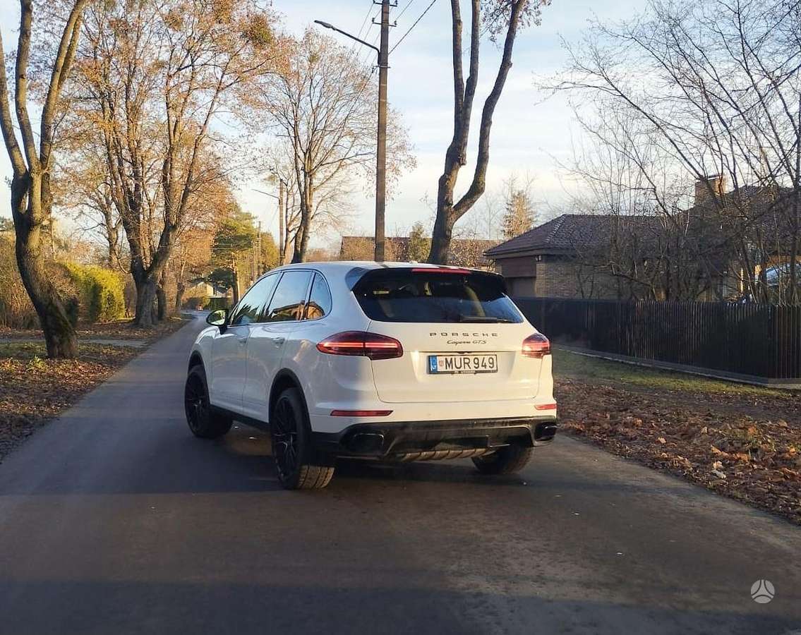 Porsche Cayenne - 4