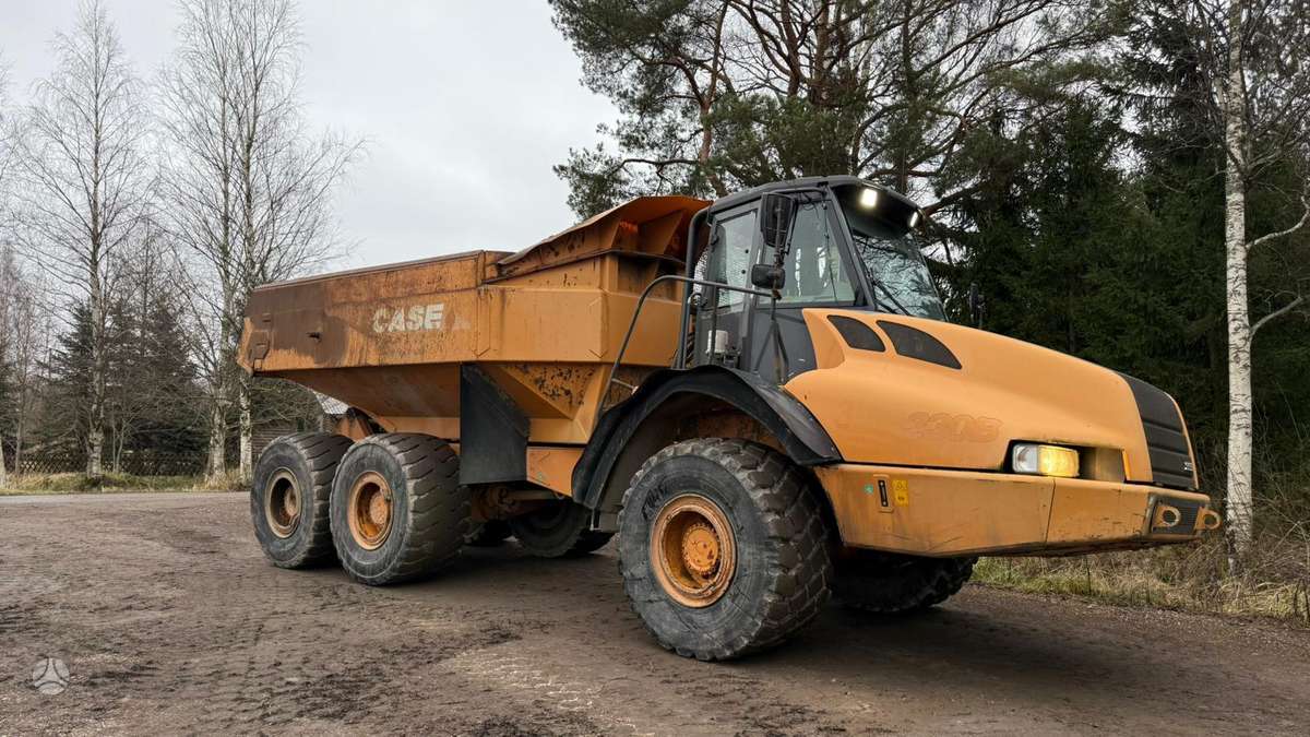 Case 330B, savivarčiai (dumper'iai)