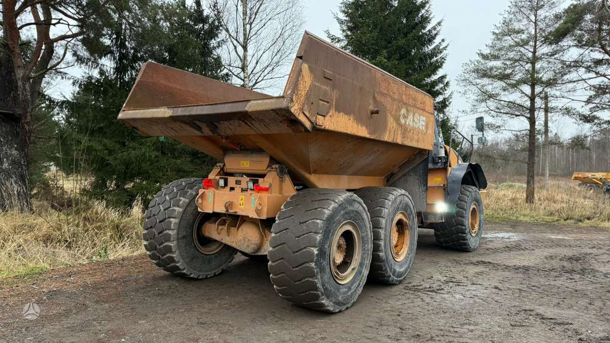 Case 330B, самосвалы