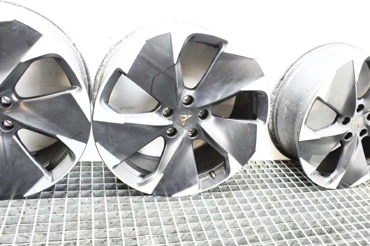 Cupra BORN, light alloy, R19