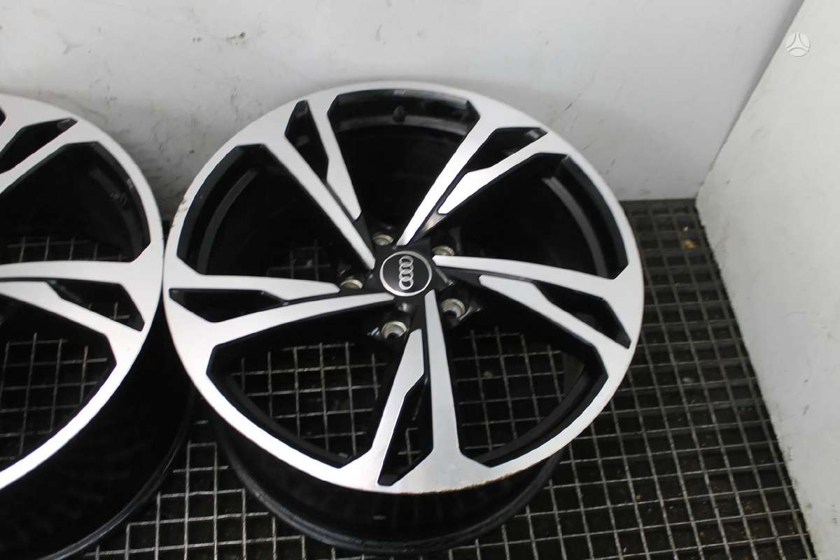 Audi E-TRON GT, light alloy, R20