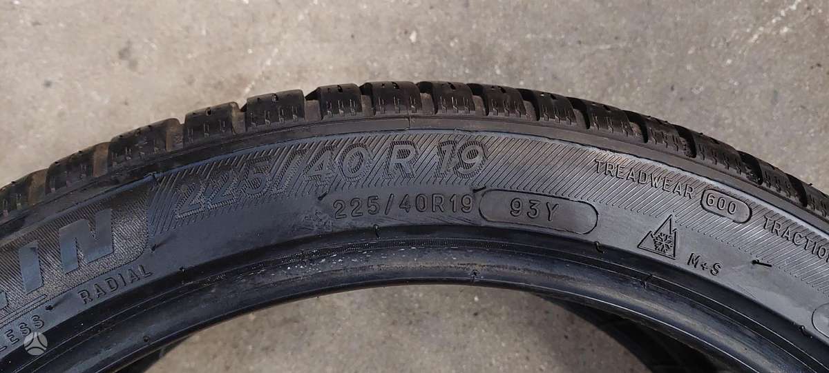 Michelin, universalios 225/40 R19