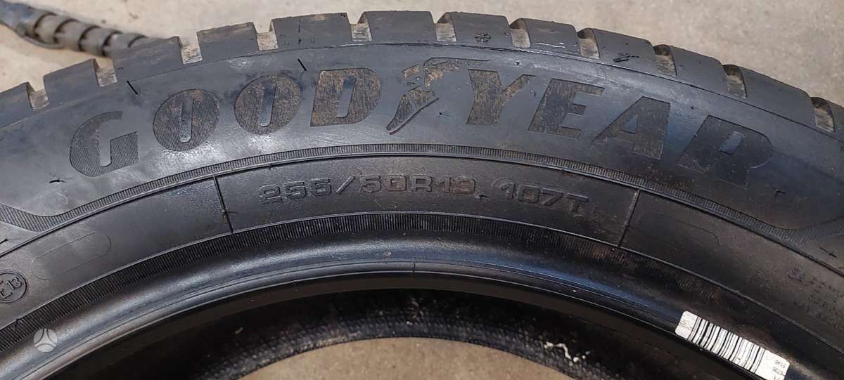 Goodyear, winter 255/50 R19