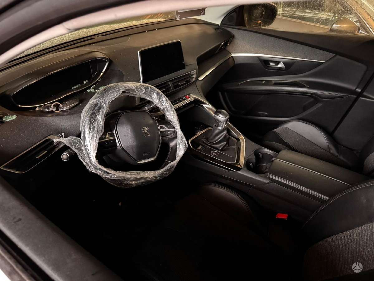Peugeot 3008 dalimis
