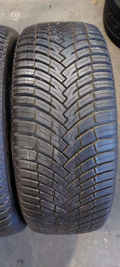 Pirelli, all-season 225/45 R19