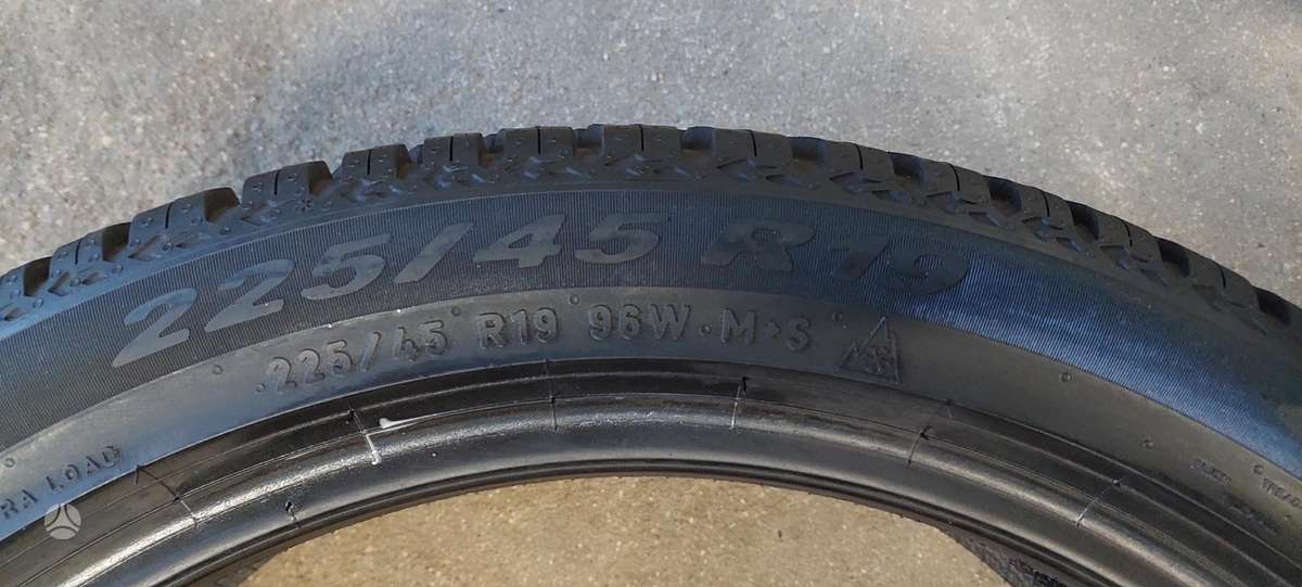 Pirelli, all-season 225/45 R19