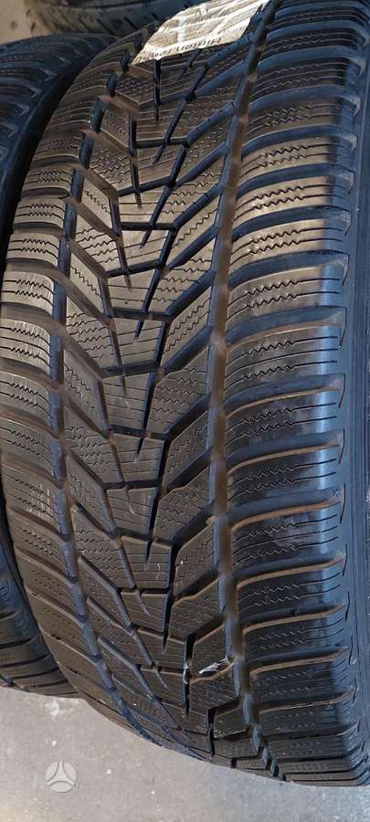 Hankook, žieminės 225/45 R19