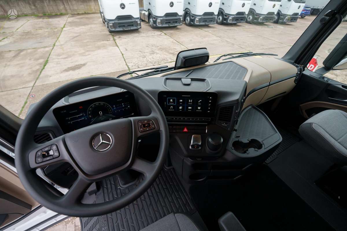 Mercedes-Benz Actros L Pro Cab 1845, double sleeper