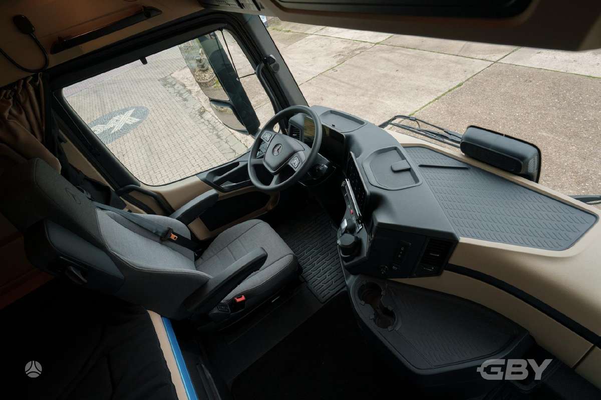 Mercedes-Benz Actros L Pro Cab 1845, double sleeper