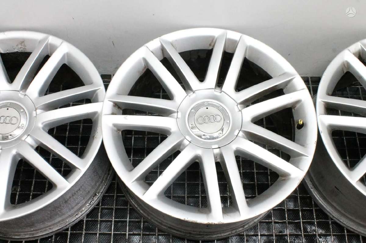 Audi A4, lengvojo lydinio, R18