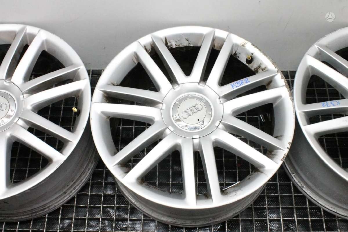 Audi A4, lengvojo lydinio, R18