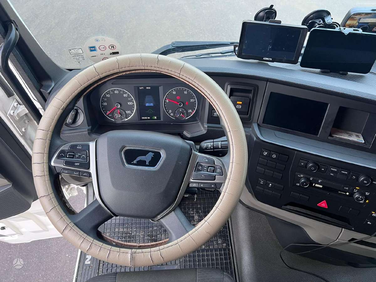 MAN TGX, 2 спальных места