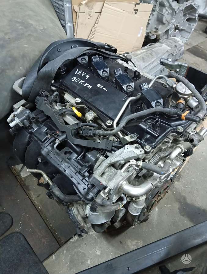 Toyota RAV4 детали двигателя