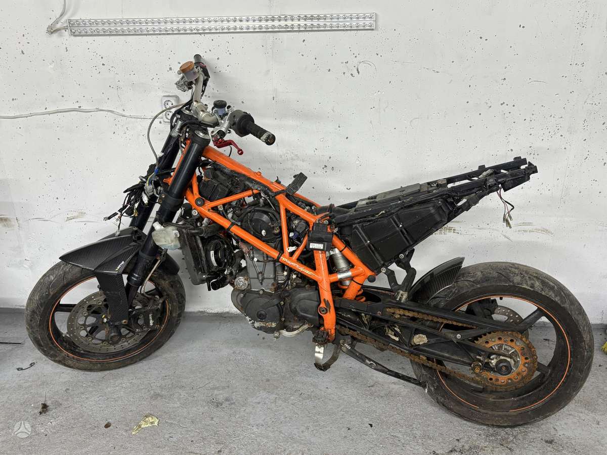 KTM Duke, street / klasikiniai