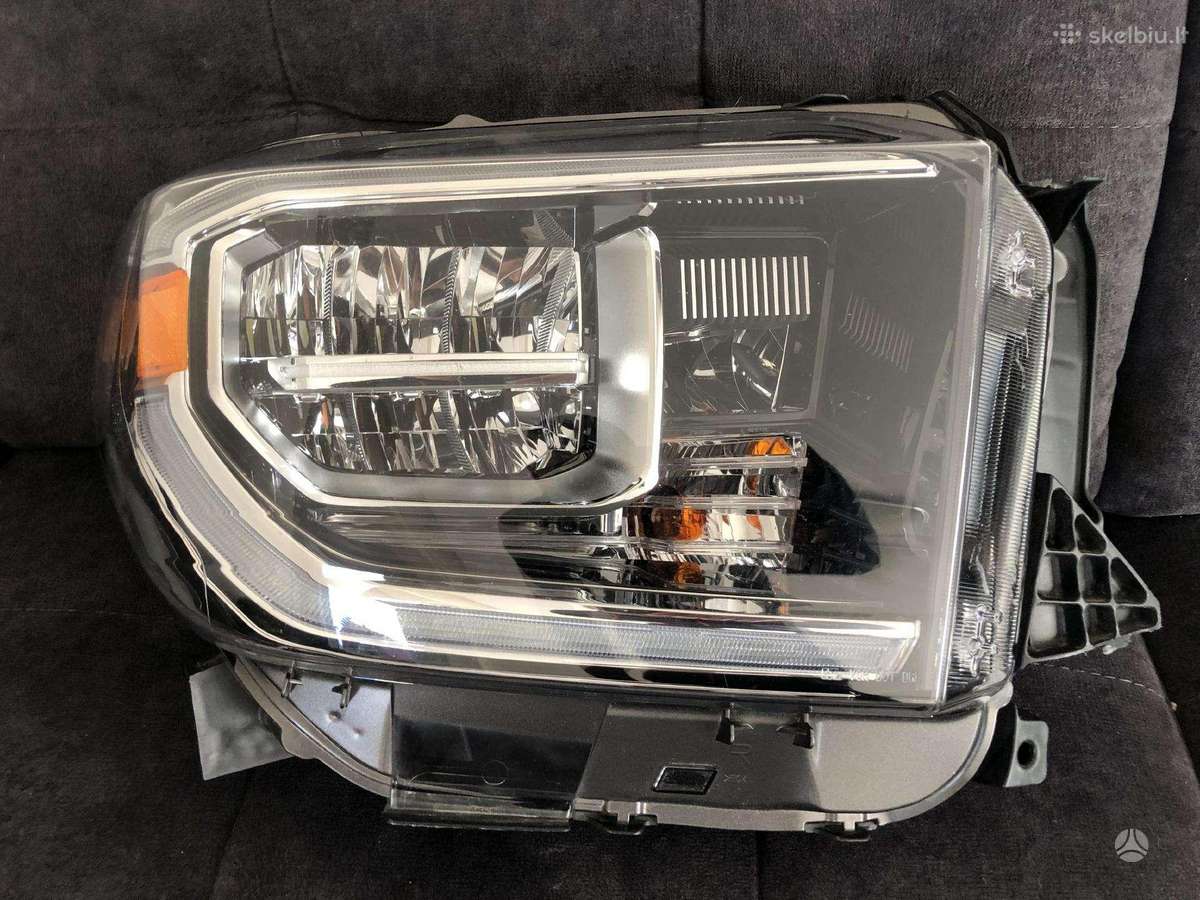 Toyota Tundra фары