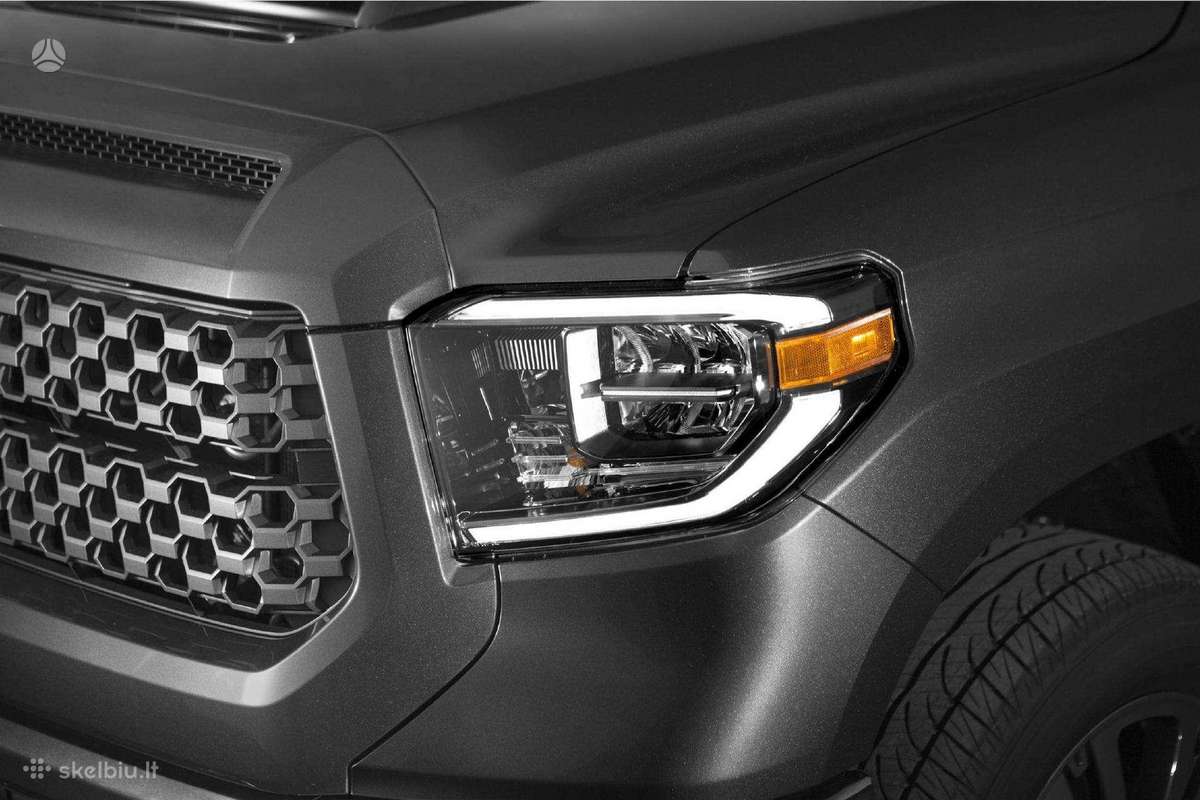 Toyota Tundra фары