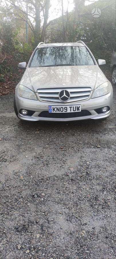 Mercedes-Benz C320 dalimis