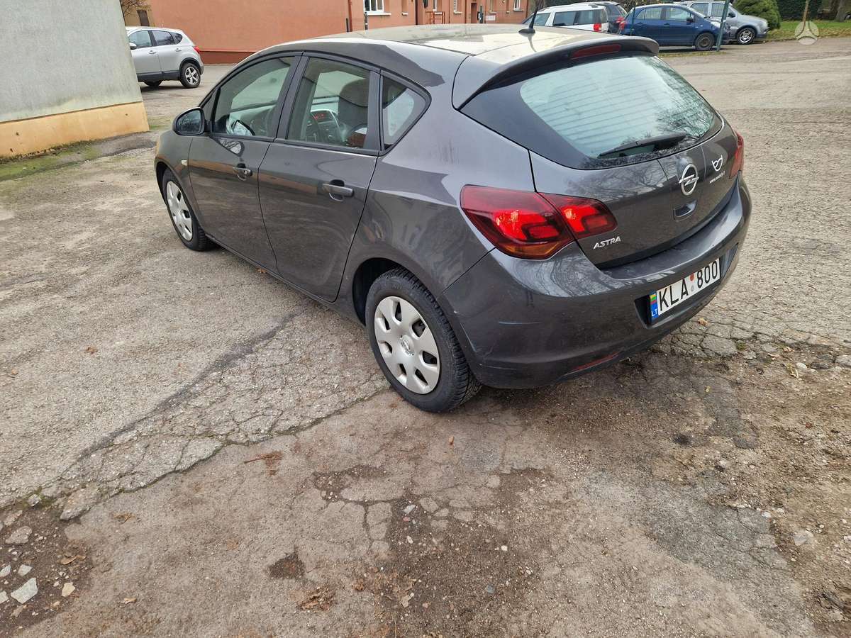 Opel Astra, 1.6 l., hatchback