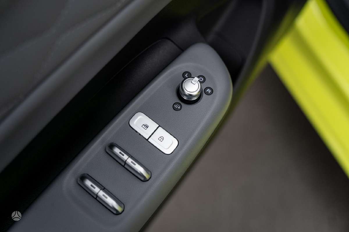 Dongfeng Box, 42 kWh, hatchback