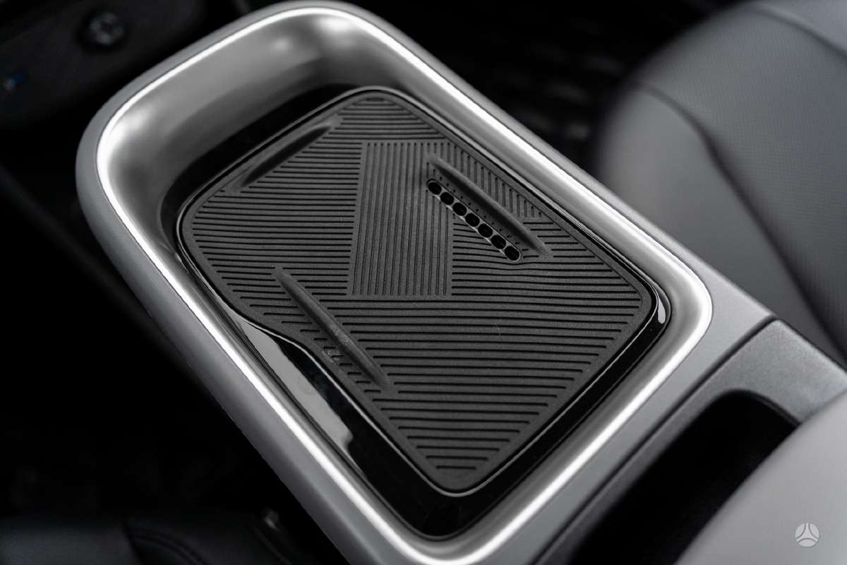 Dongfeng Box, 42 kWh, hatchback