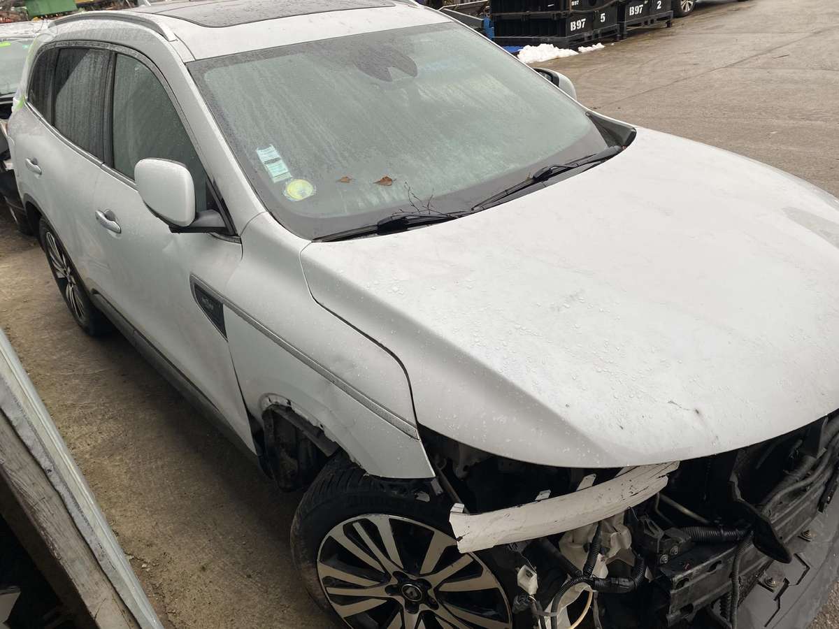 Renault Koleos dalimis. Ne 4x4 no 4x4
