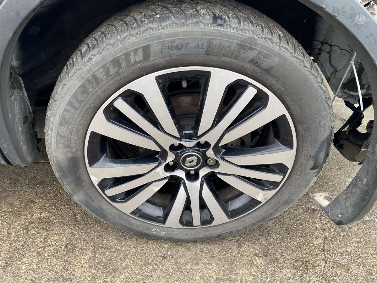 Renault Koleos dalimis. Ne 4x4 no 4x4