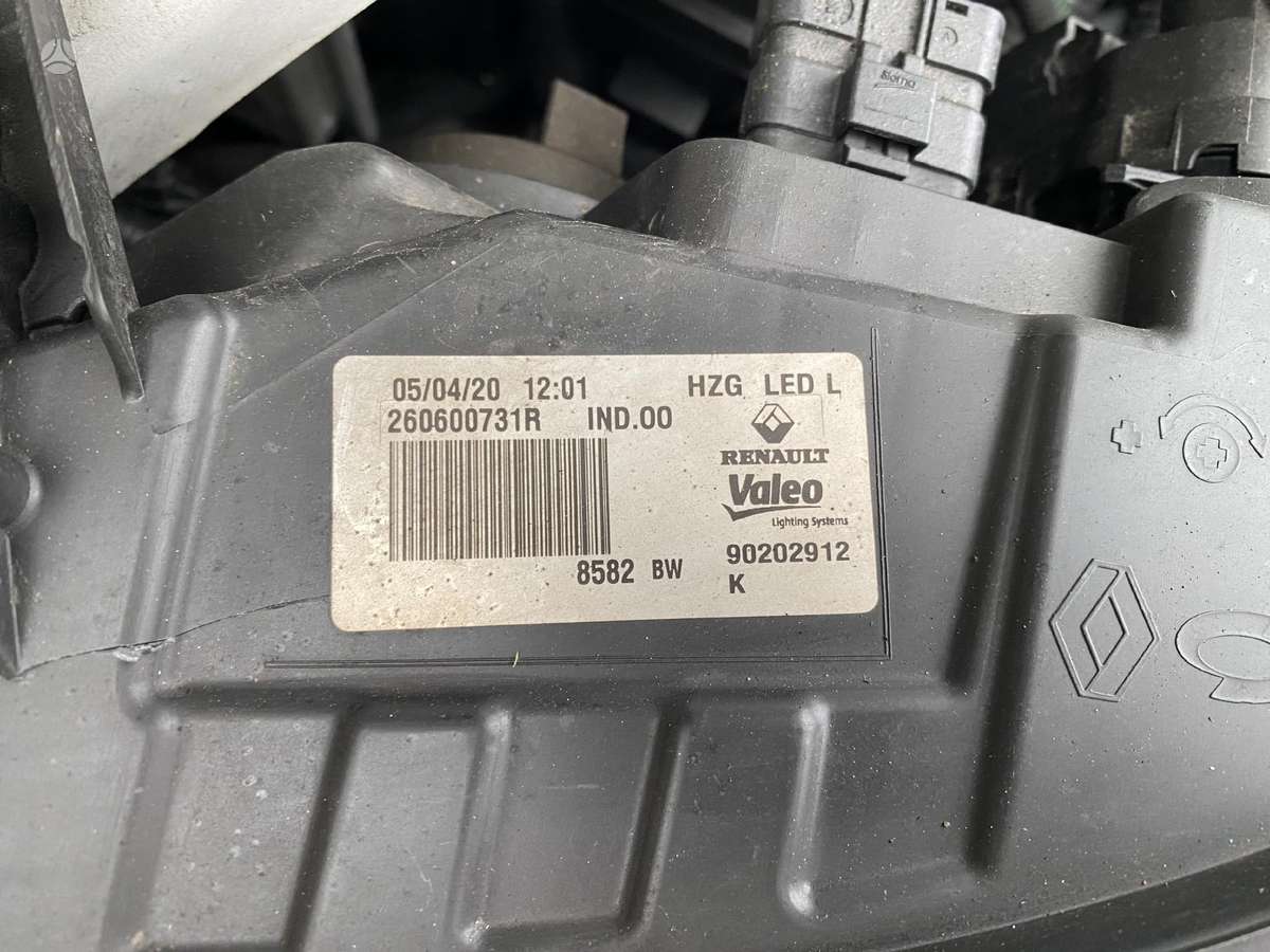 Renault Koleos dalimis. Ne 4x4 no 4x4
