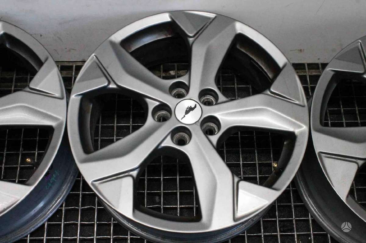 Ford Mutang Mach-E, lengvojo lydinio, R18