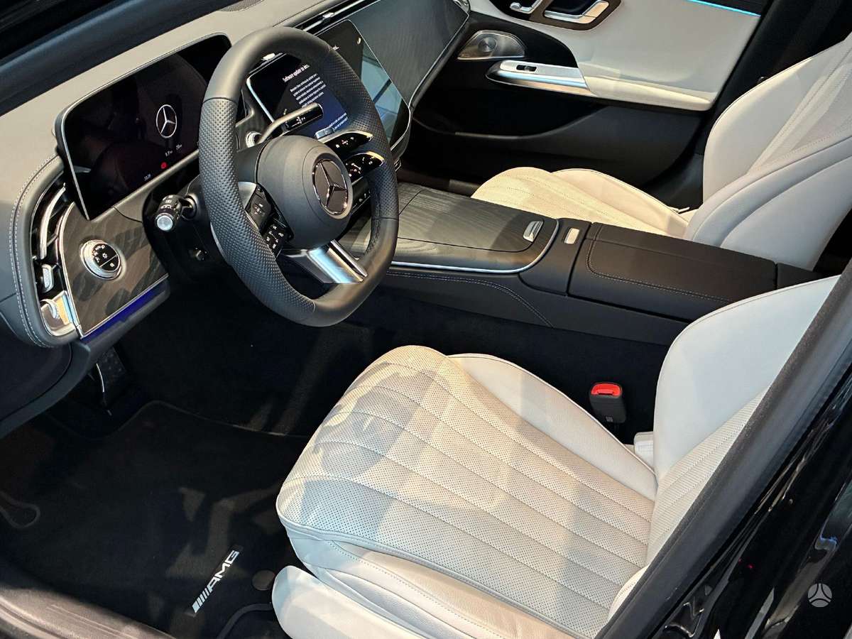 Mercedes-Benz E300, 2.0 l., saloon / sedan