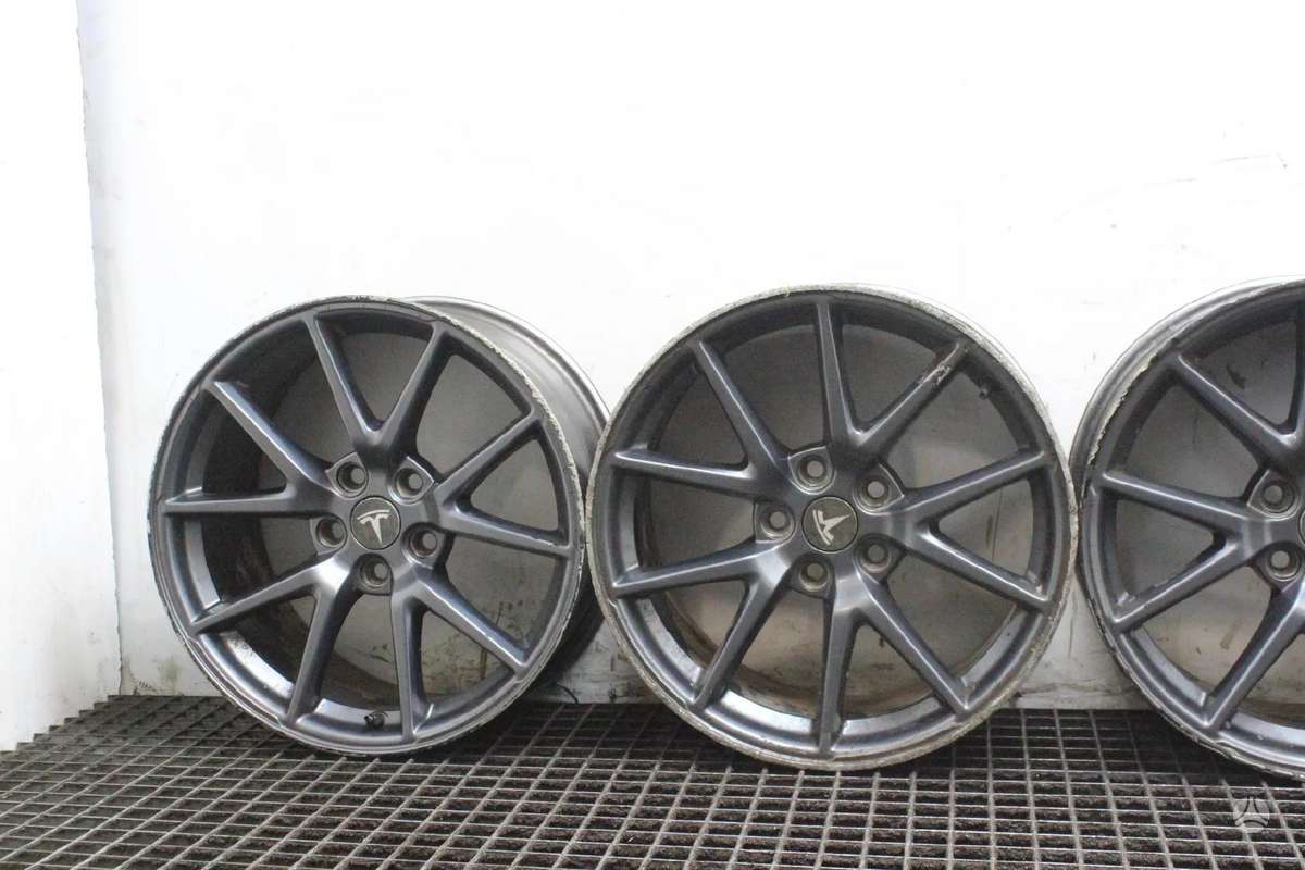 TESLA, light alloy, R18