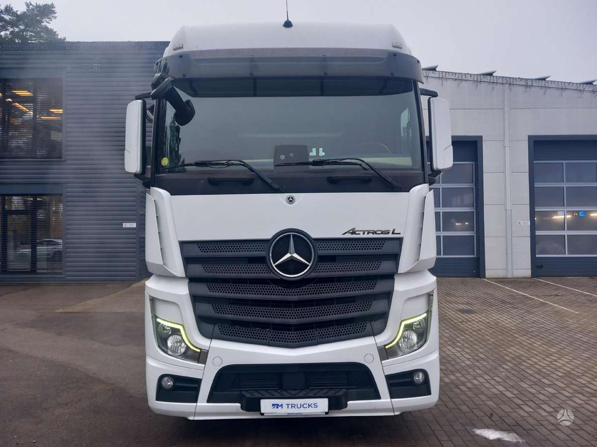 Mercedes-Benz Actros 1845 LS Big Space, double sleeper