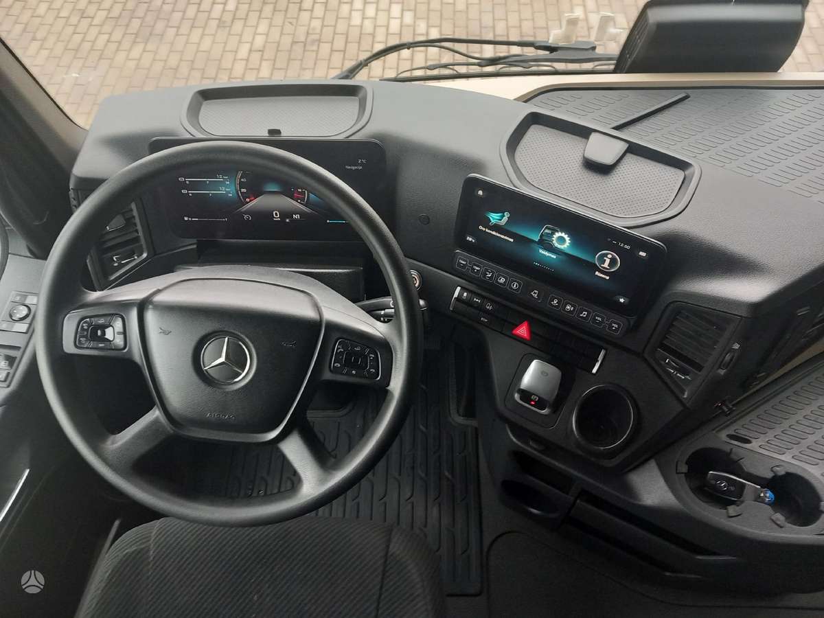 Mercedes-Benz Actros 1845 LS Big Space, double sleeper