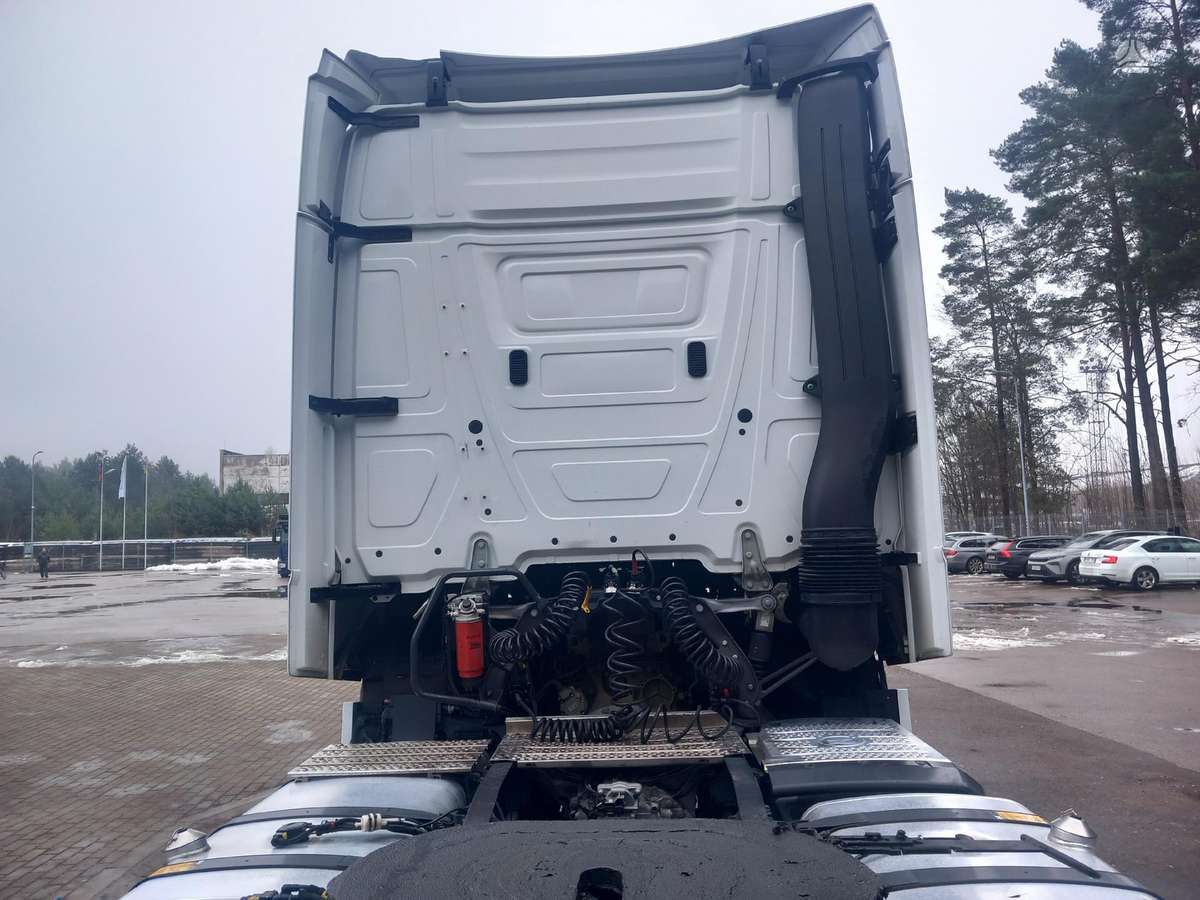 Mercedes-Benz Actros 1845 LS Big Space, double sleeper