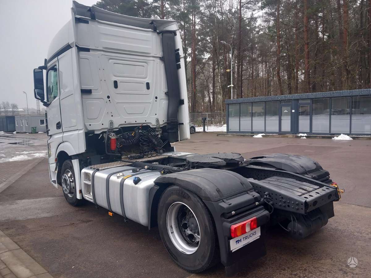 Mercedes-Benz Actros 1845 LS Big Space, double sleeper