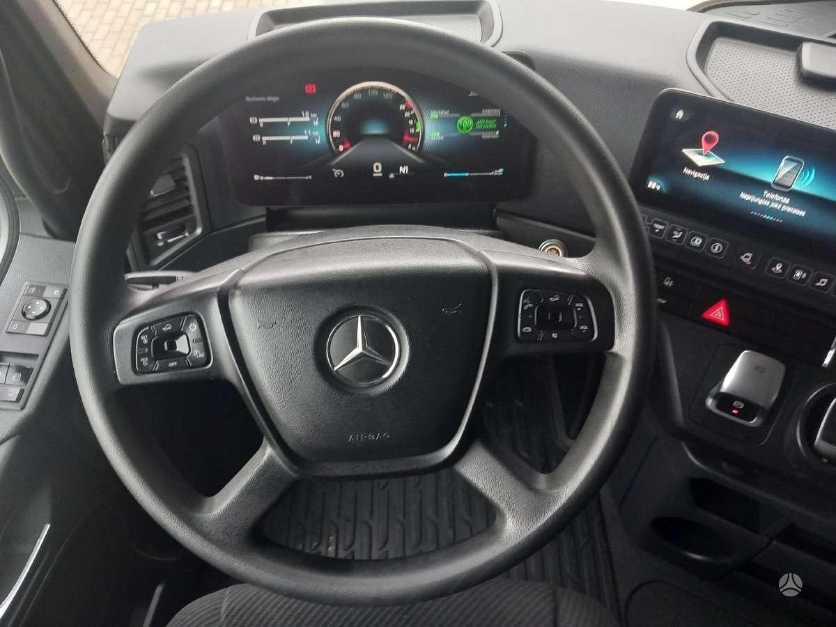 Mercedes-Benz Actros 1845 LS Big Space, double sleeper